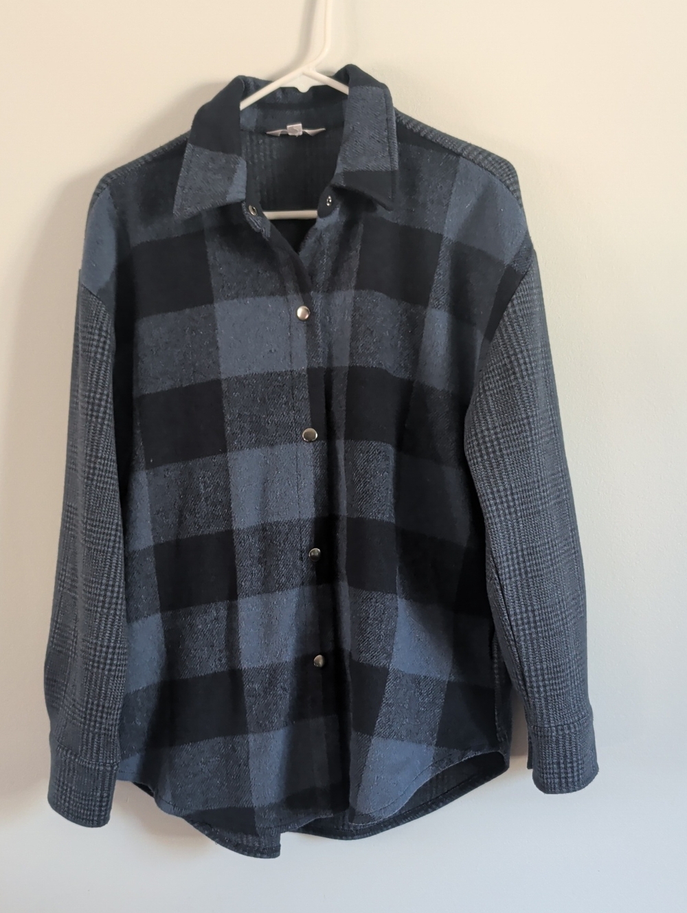Women's Blue and Black Plaid Button-Up Shirt Jacket